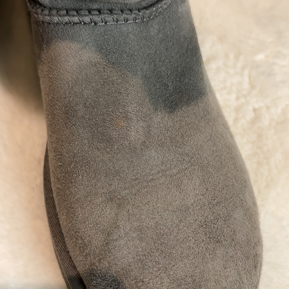 Ugg Classic Bailey Button Gray Short Boot. #48 - image 8